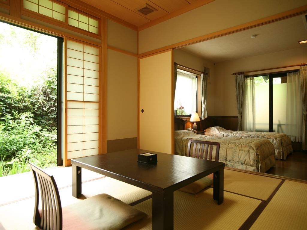 Ryokan Kutsuroginoya Yuu Takajama Szoba fotó