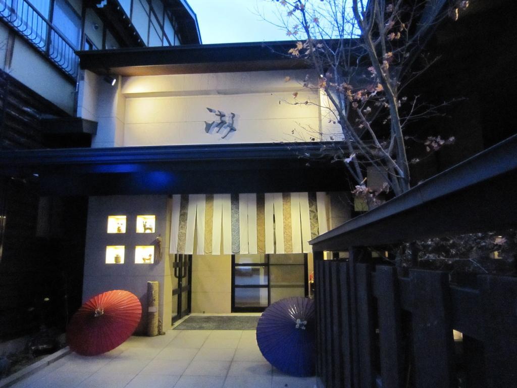 Ryokan Kutsuroginoya Yuu Takajama Kültér fotó