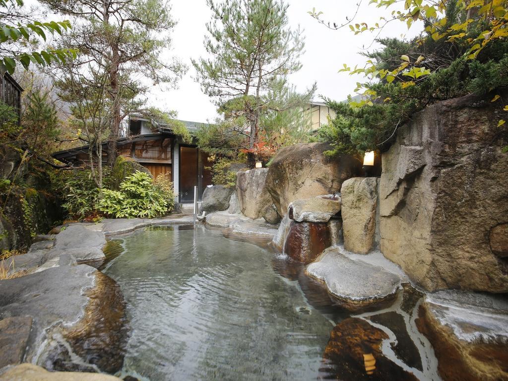 Ryokan Kutsuroginoya Yuu Takajama Kültér fotó