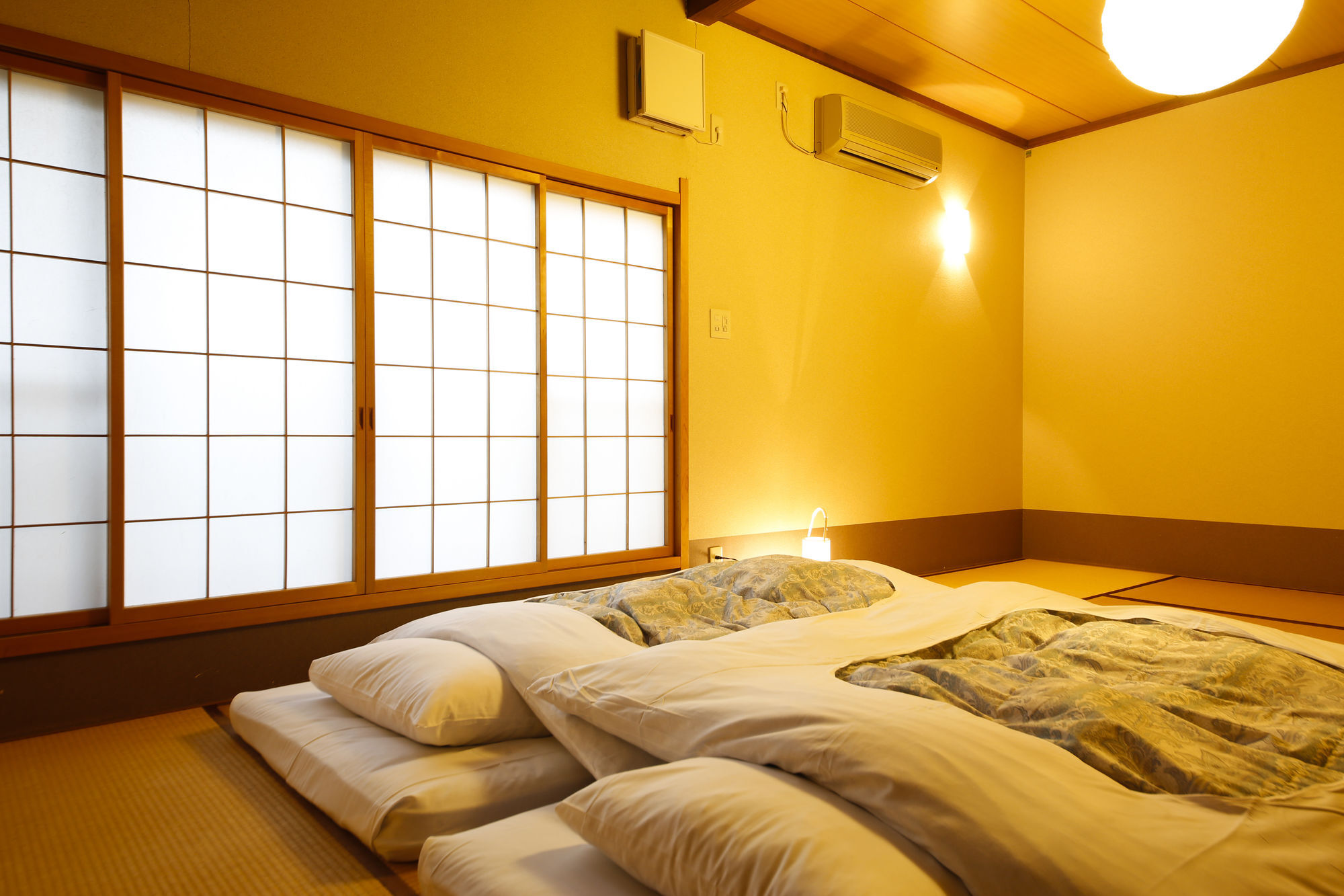 Ryokan Kutsuroginoya Yuu Takajama Kültér fotó