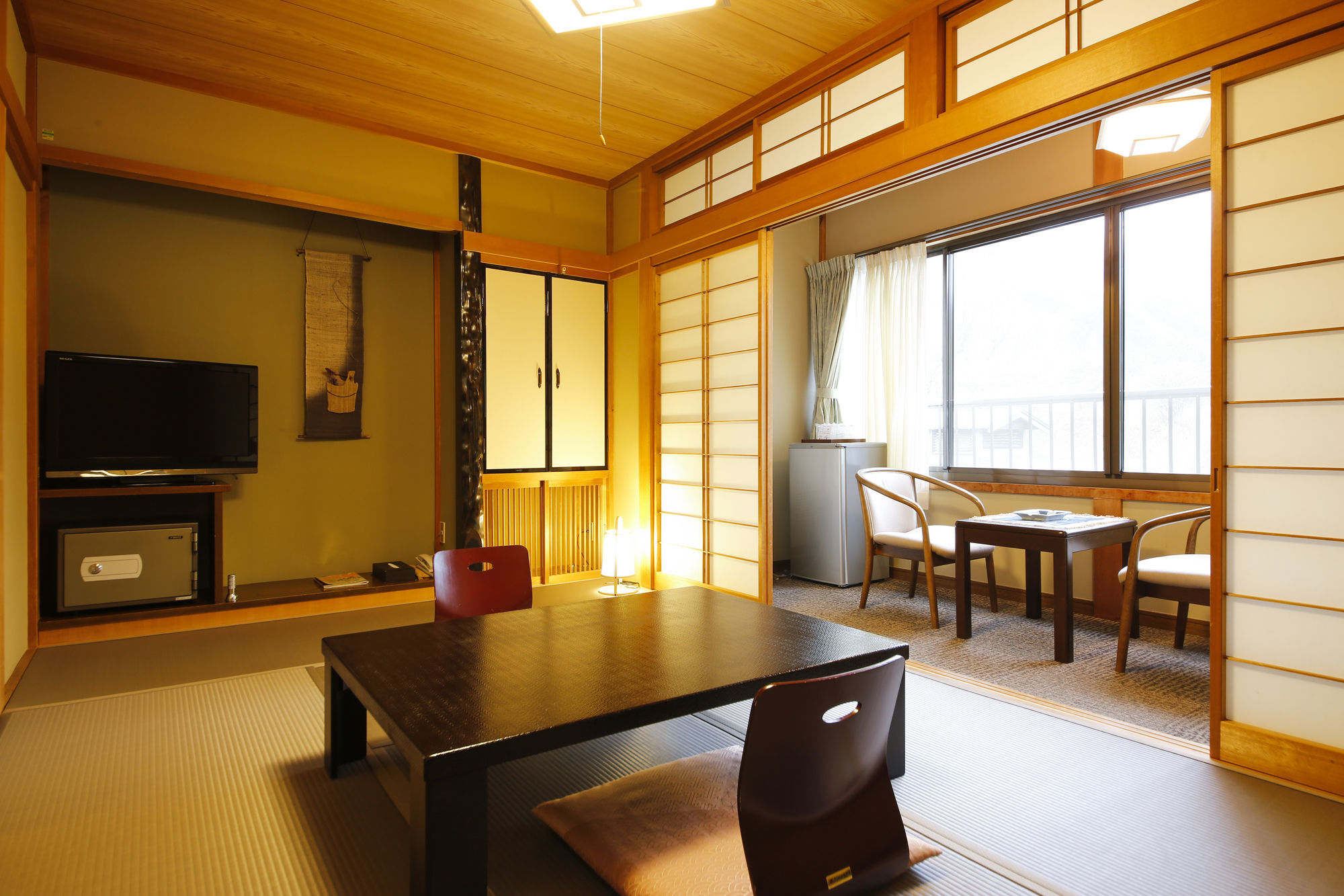 Ryokan Kutsuroginoya Yuu Takajama Kültér fotó