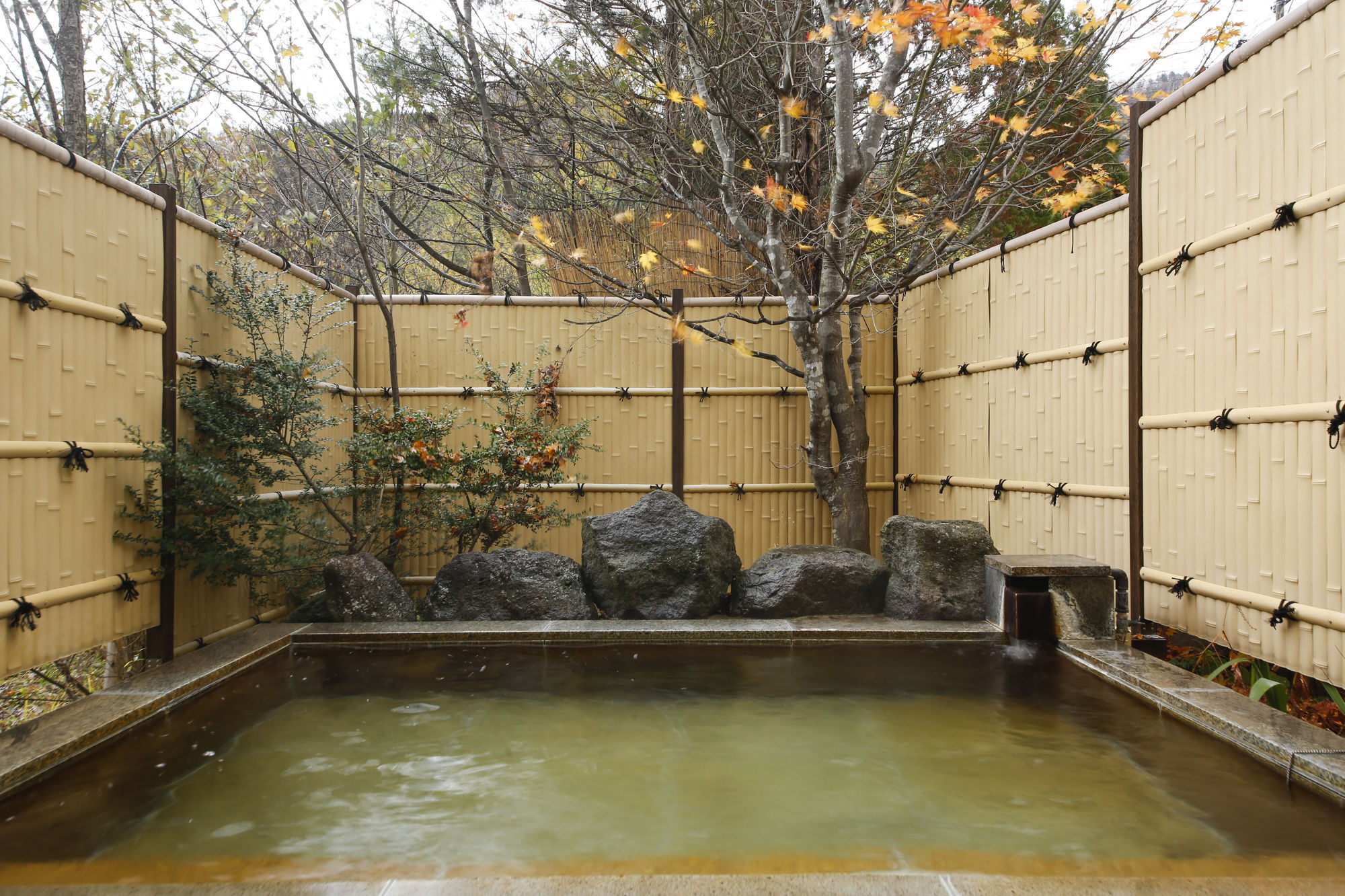 Ryokan Kutsuroginoya Yuu Takajama Kültér fotó