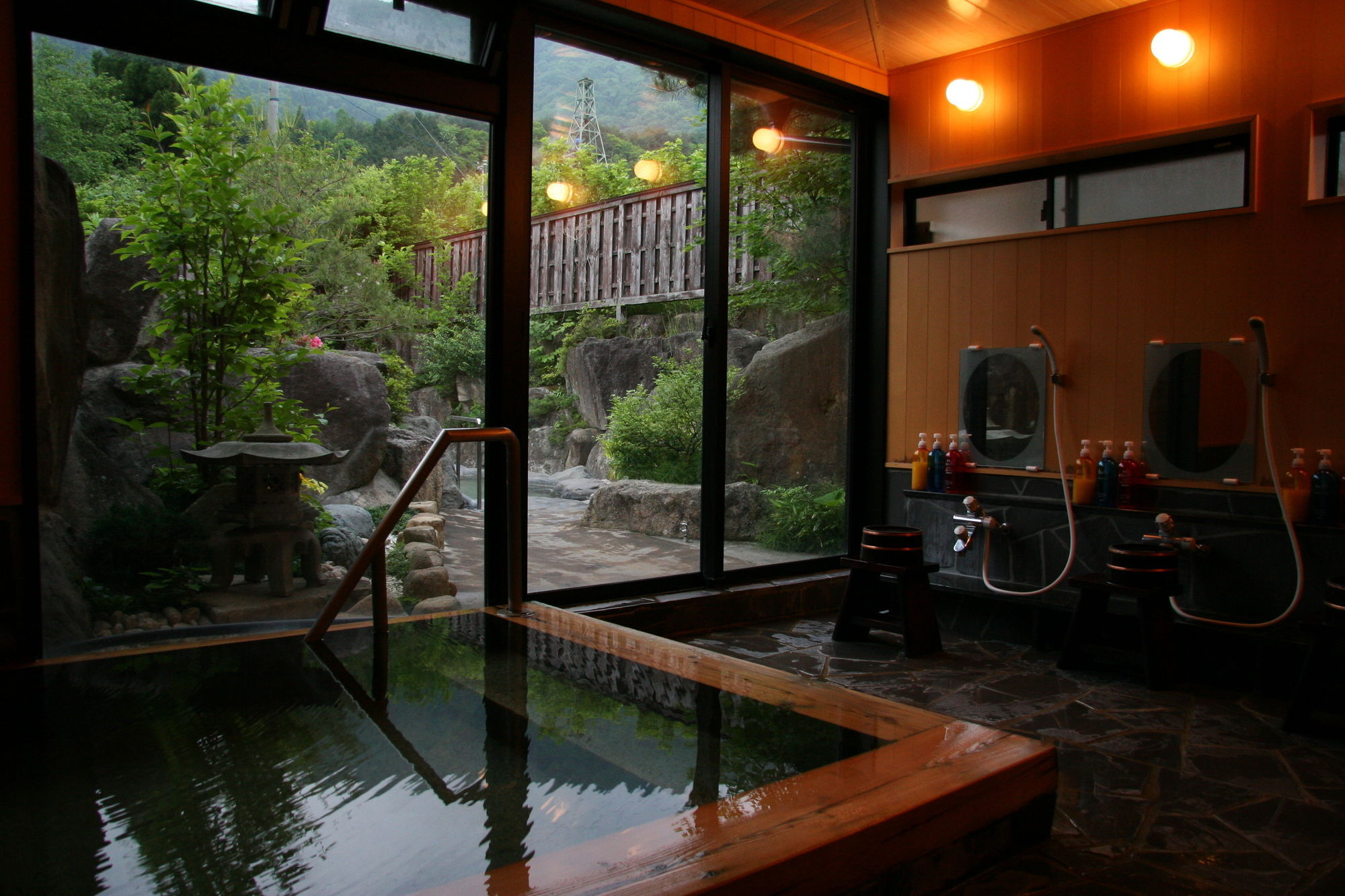 Ryokan Kutsuroginoya Yuu Takajama Kültér fotó