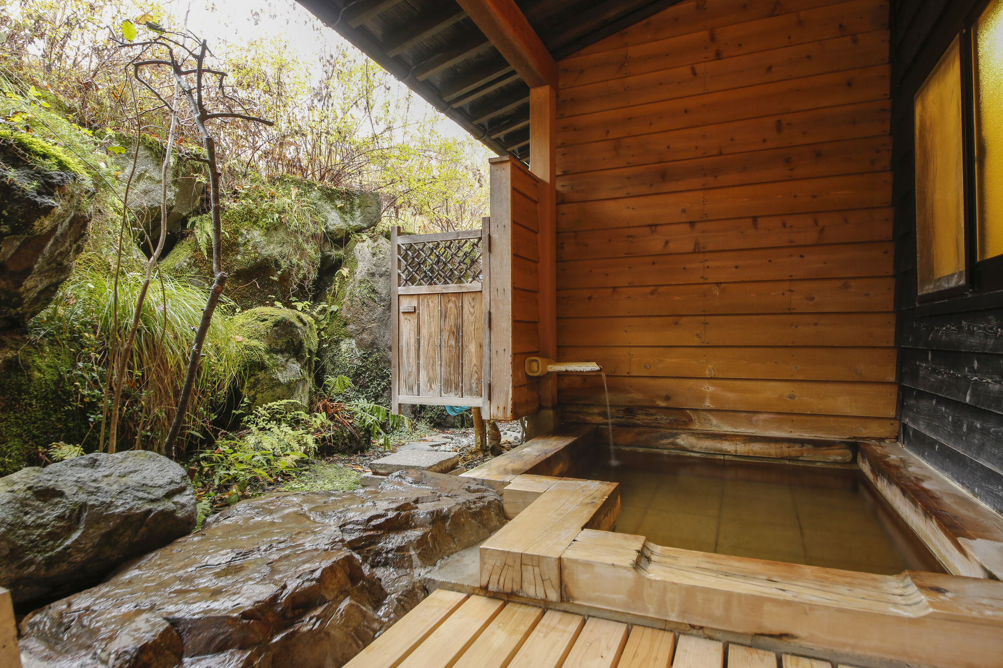 Ryokan Kutsuroginoya Yuu Takajama Kültér fotó