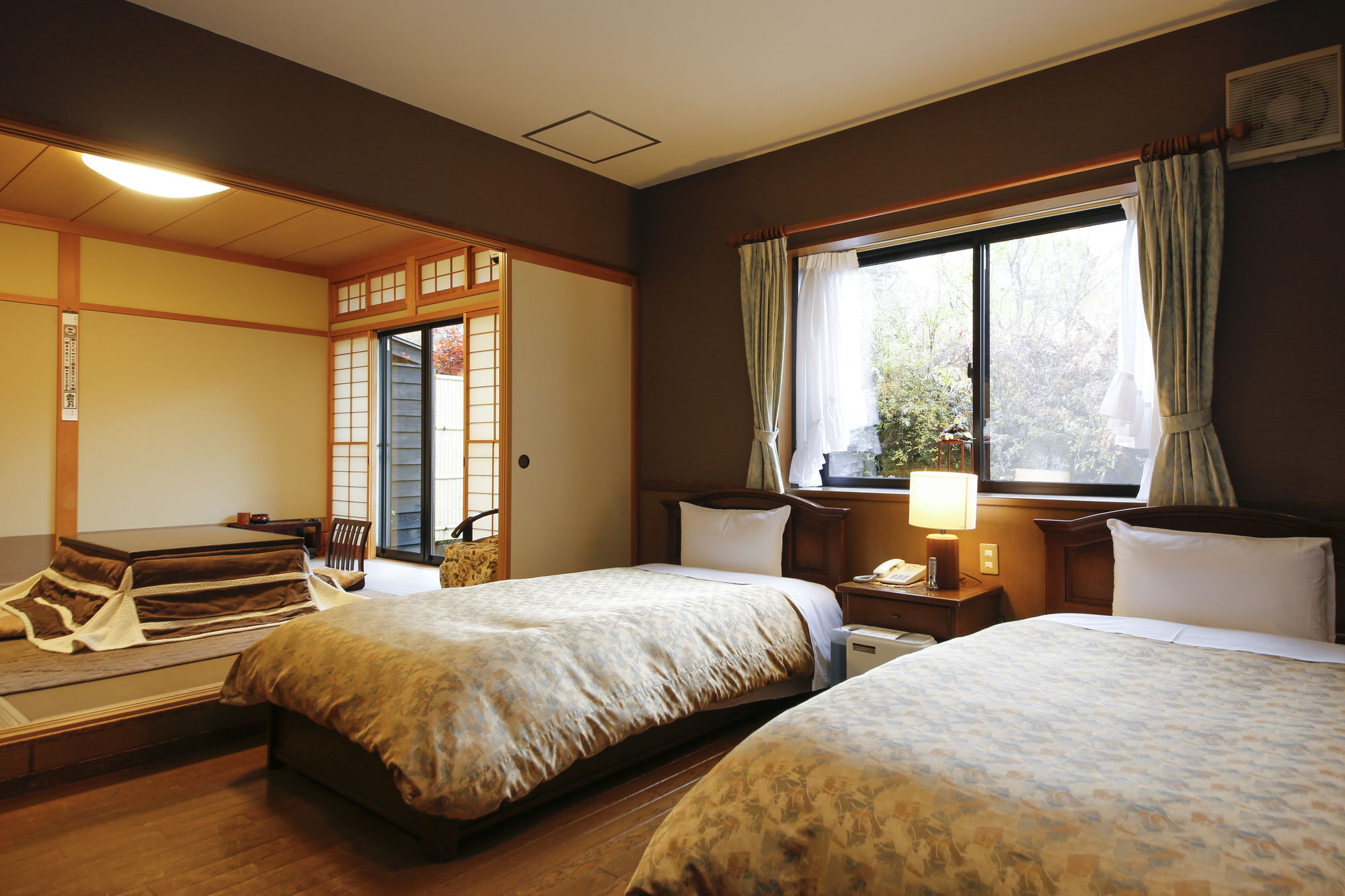 Ryokan Kutsuroginoya Yuu Takajama Kültér fotó